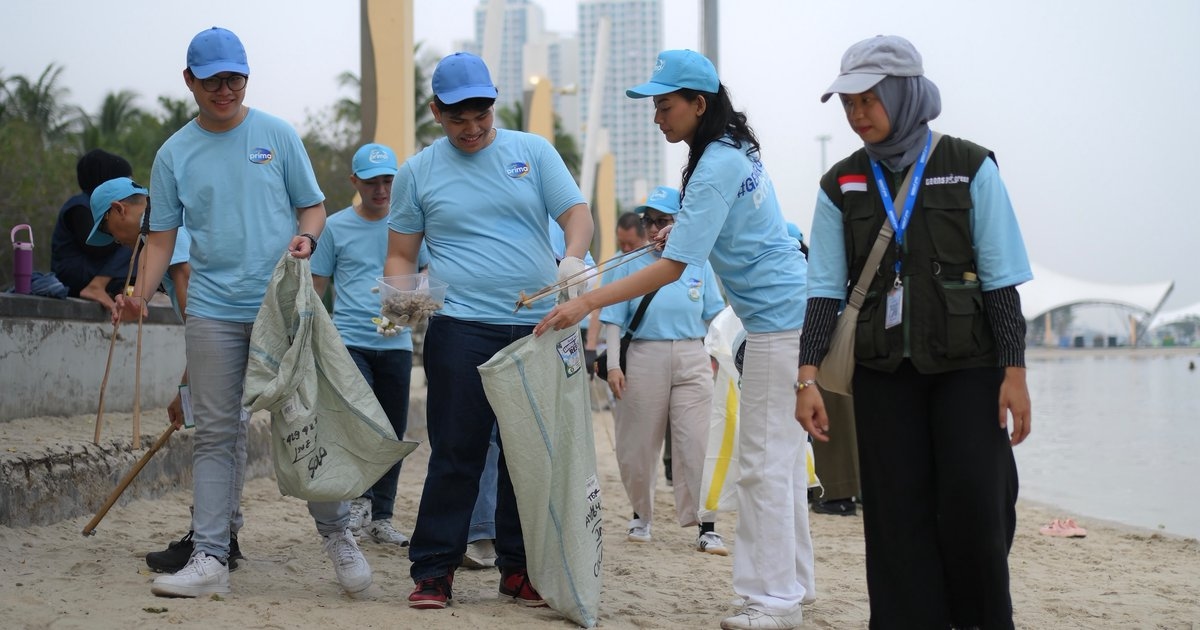 Aksi Bersih Pantai di Ancol, Anak Muda Diajak Belajar Mengelola Sampah