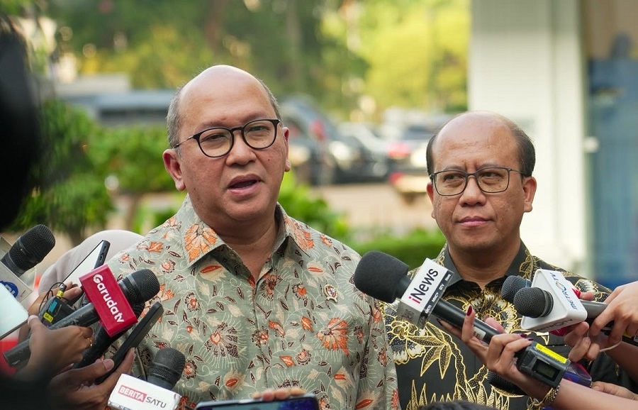 Presiden Prabowo Instruksikan Transformasi Menyeluruh PLN, Fokus Efisiensi dan Percepat Energi Surya 100 GW