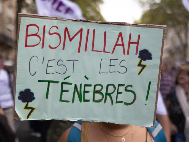 Slogan 'Bismillah' Viral dalam Demo Prancis, Ternyata Bermula dari Meme Satire