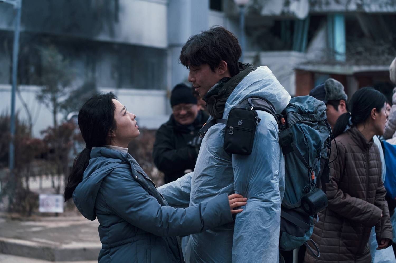 Sinopsis Concrete Utopia, Film Terbaru Park Seo Joon Dan Park Bo Young