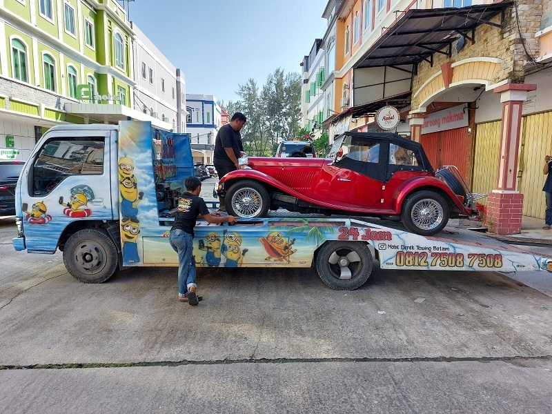 KPK Sita 3 Mobil Mewah Andhi Pramono