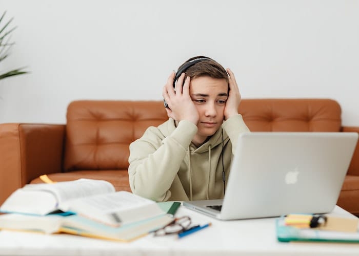 Bagaimana Contoh Pelaksanaan Makna Sabar dalam Melaksanakan Ketaatan kepada Allah SWT.?