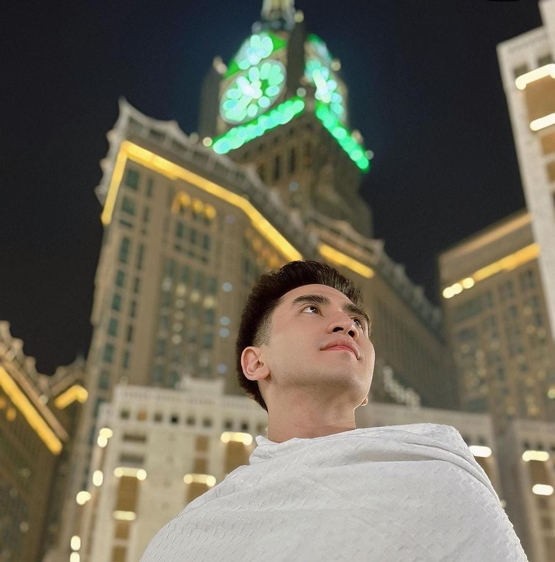 Pulang Umrah, Jodoh Jadi Doa Yang Dipanjatkan Verrell Bramasta