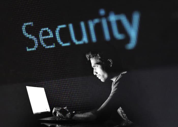 Lindungi Diri Dari Cyber Crime, Begini Cara Menghapus Jejak Digital