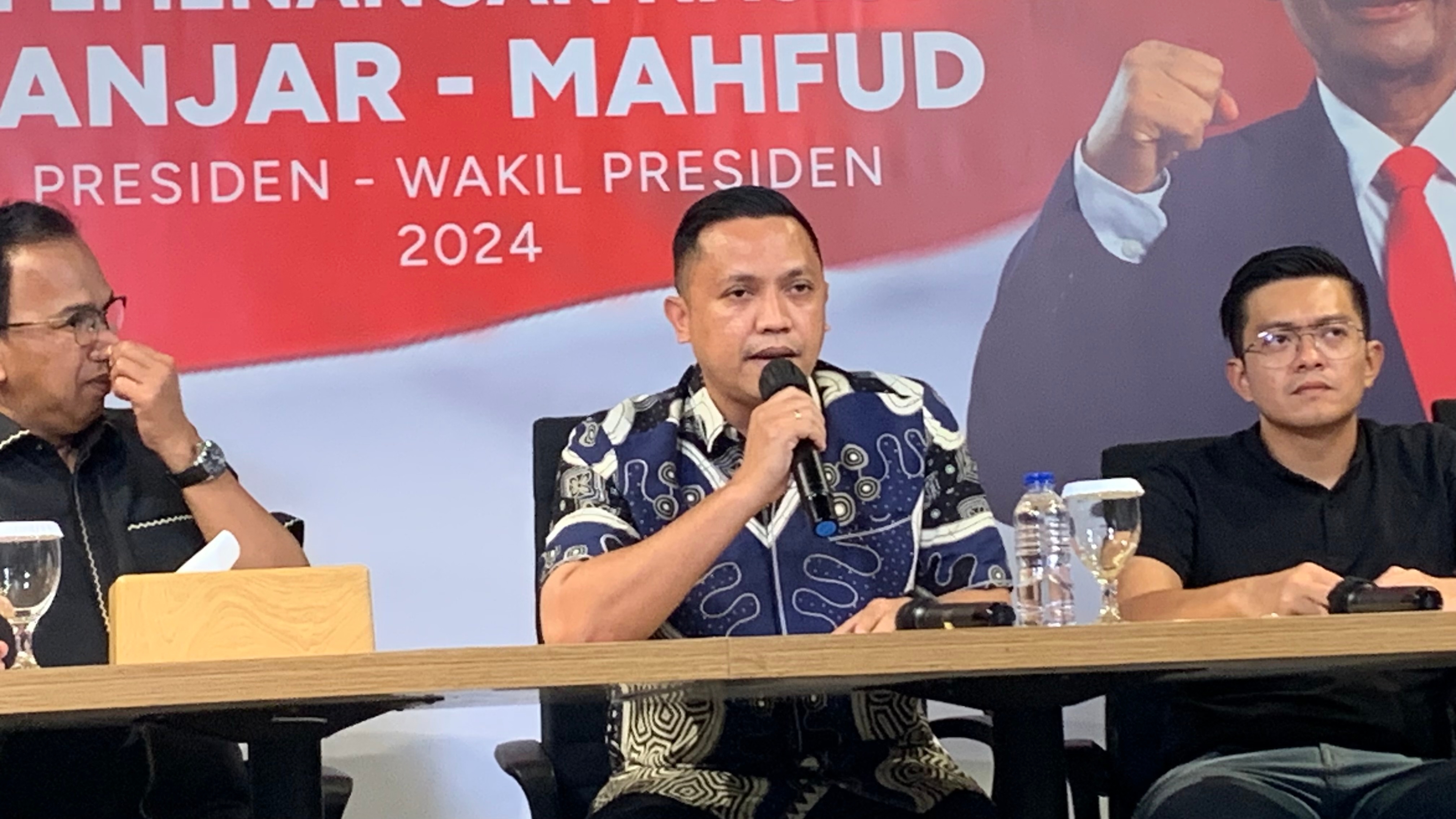 Buku Agenda DPP PDIP Milik Hasto Juga Dirampas KPK, Ronny Talapessy: Itu Marwah Partai!