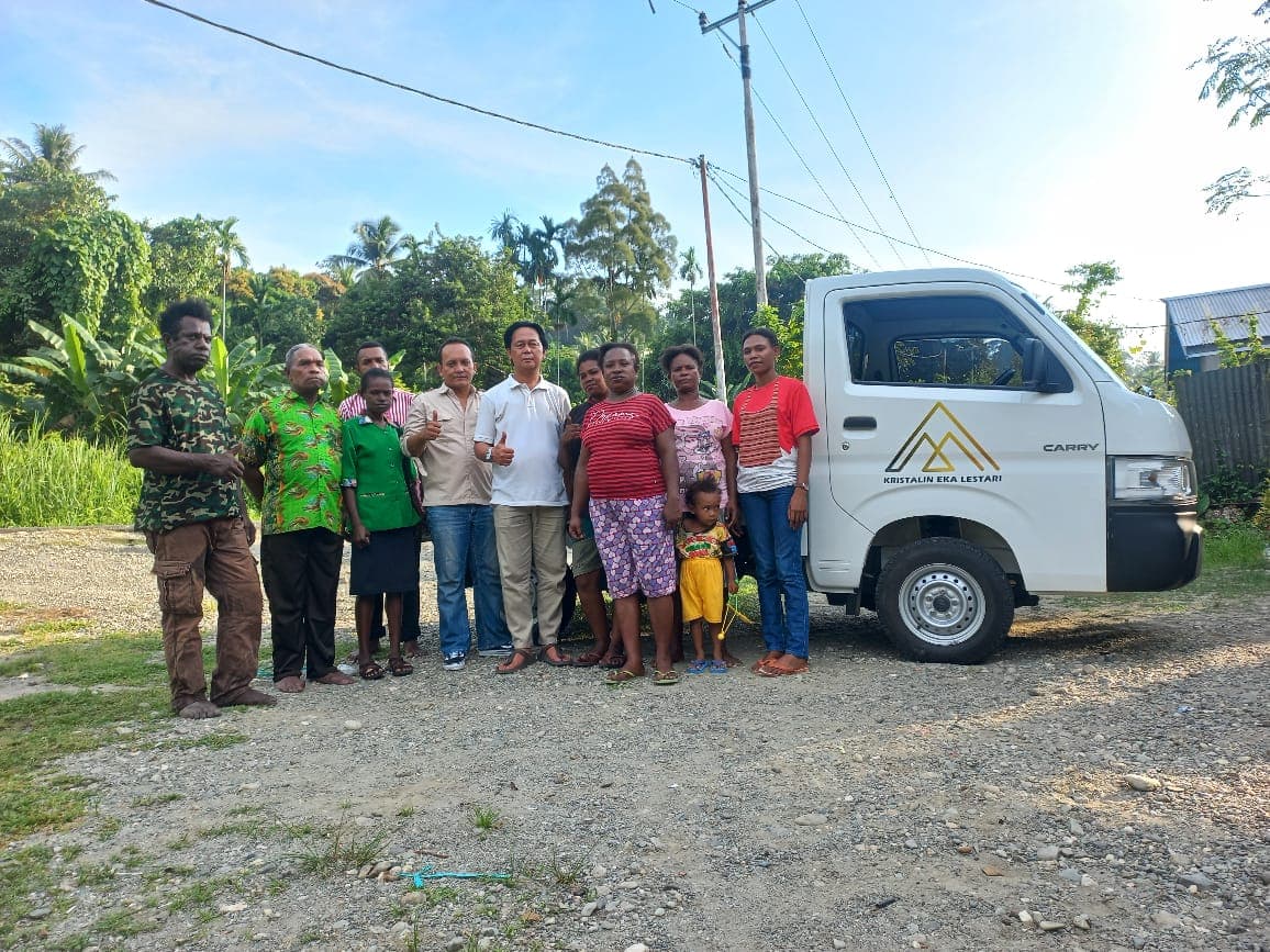 PT Kristalin Ekalestari Jalankan CSR Bantu Operasional Gereja di Nabire