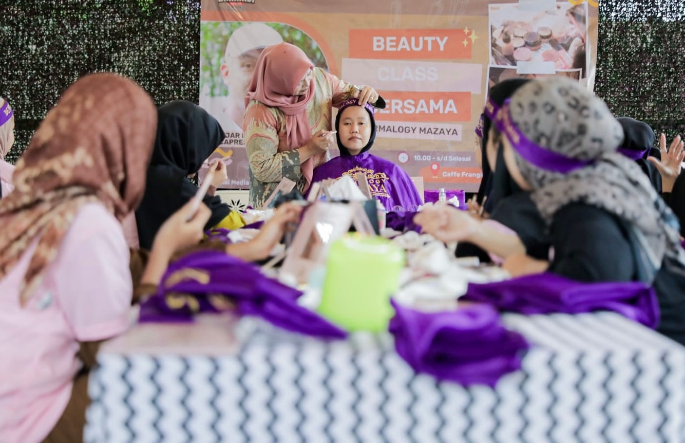Gandeng Brand Make Up Nasional, Beauty Class Di Kota Serang Diikuti Ratusan Perempuan Milenial