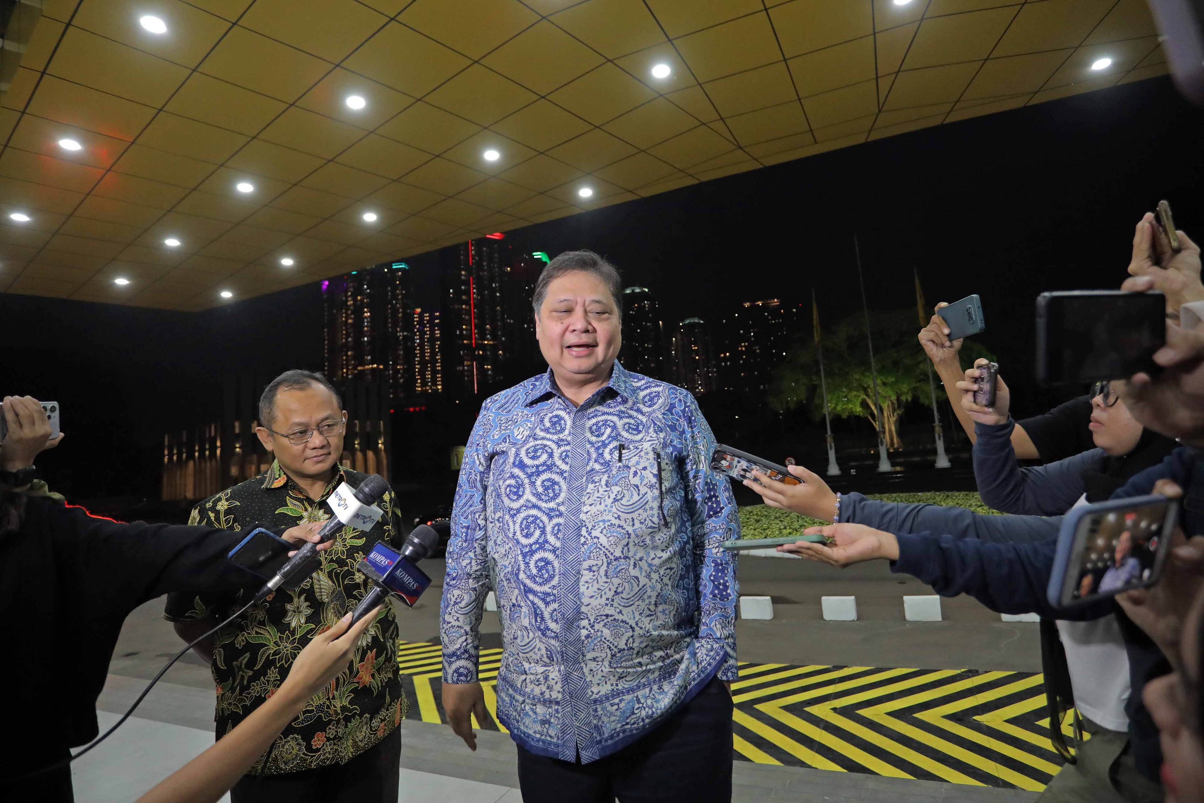 Kursi Golkar di DPR Tembus 100, Luhut Puji Kepemimpinan Airlangga Hartarto