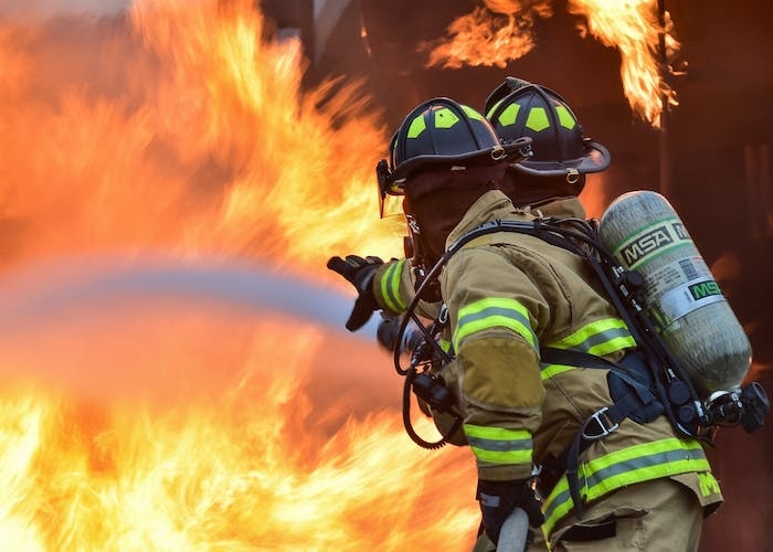 Baca Doa Berikut ini Ketika Mendengar Musibah Banjir, Kecelakaan, Longsor, Kebakaran dan Sebagainya