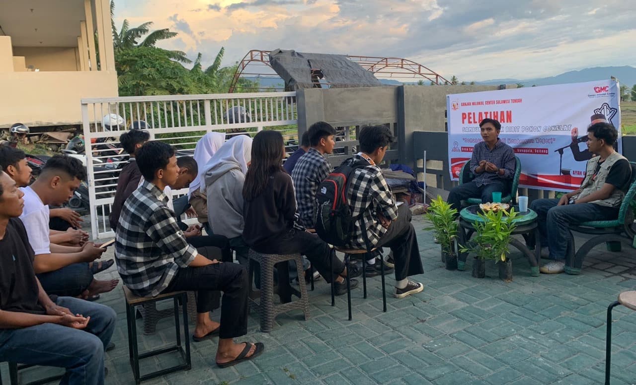 GMC Gandeng Kelompok Tani dan Gelar Latihan Sambung Pucuk Bibit Cokelat