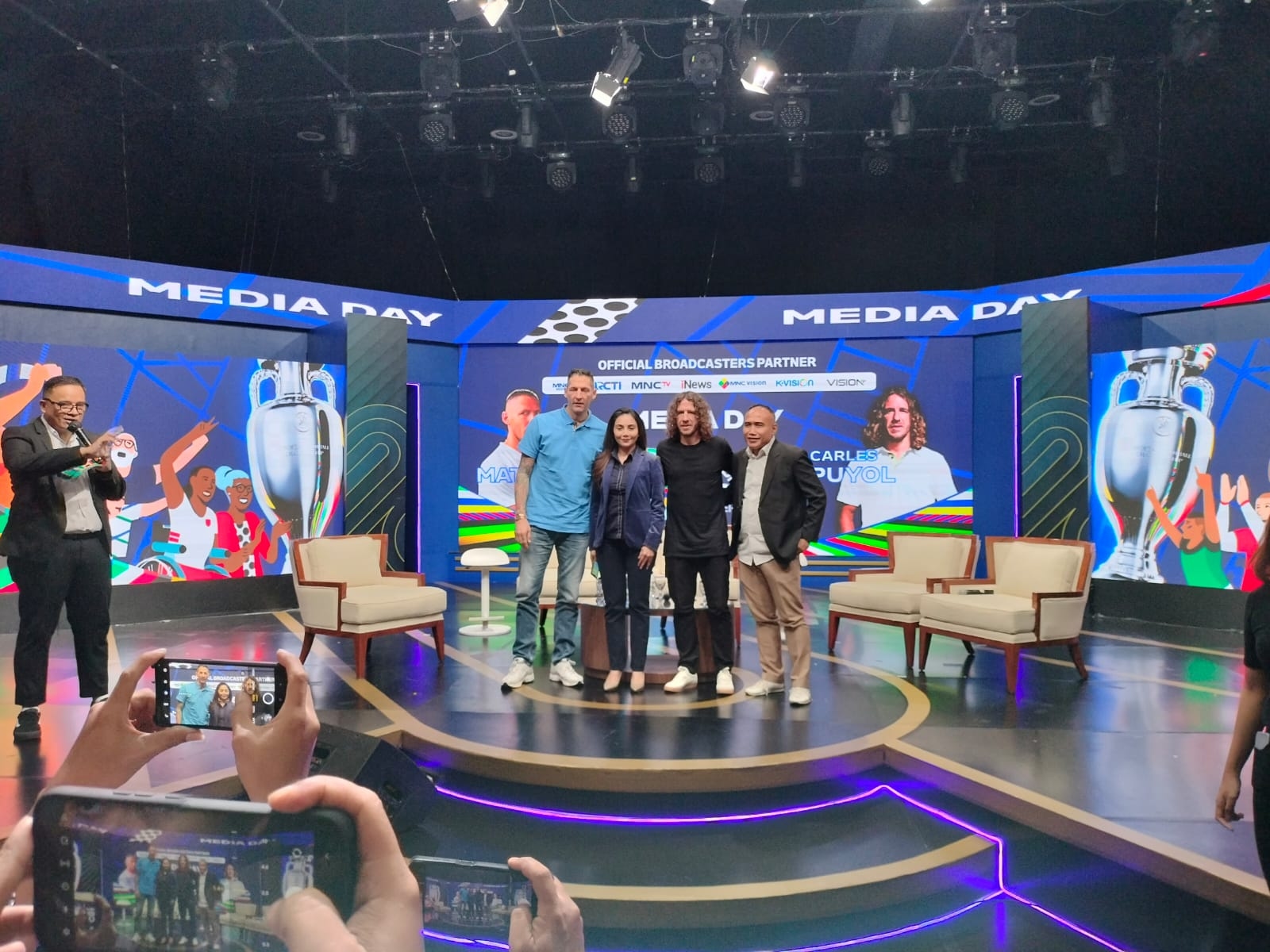Carles Puyol dan Marco Materazzi Ramaikan Peluncuran Piala Eropa 2024 di Jakarta