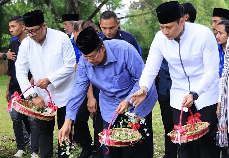 Peringati 19 Tahun Tsunami Aceh, SBY Ziarahi Kuburan Massal Siron