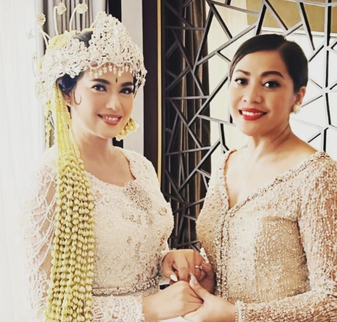 Catherine Wilson Tak Hadir, Sidang Perceraian Kembali Ditunda