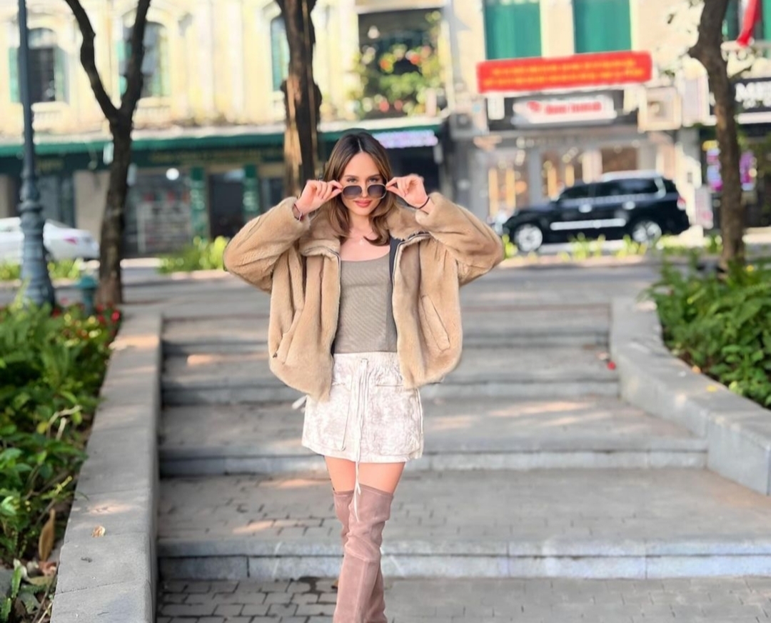 Cinta Laura Tak Ada Target Kapan Menikah