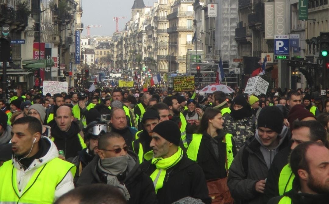 Disinggung Gibran Saat Debat Cawapres, Intip Pengertian Demo Rompi Kuning