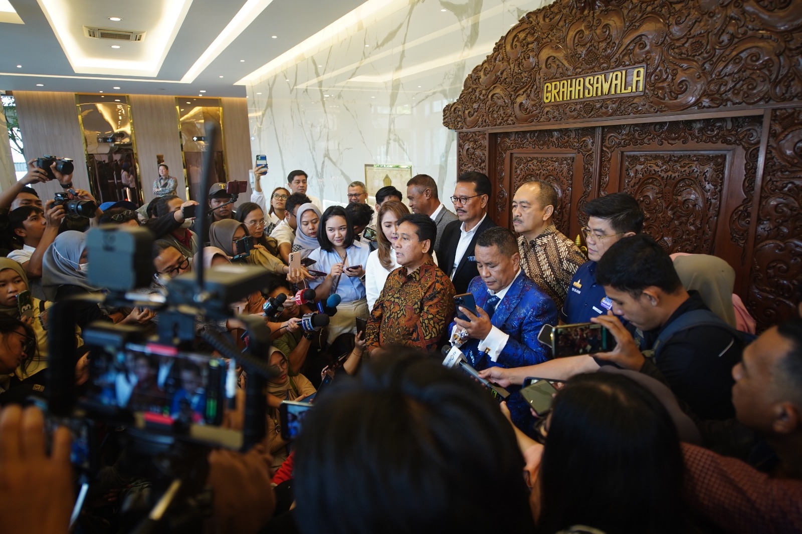 Jalankan Kenaikan Pajak Hiburan, Menko Airlangga Minta Kepala Daerah Mengacu ke SE Mendagri