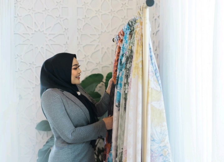 Peringati Isra Miraj, SASKARA Hadirkan Mukena Paduan Budaya dan Spiritualitas Aceh