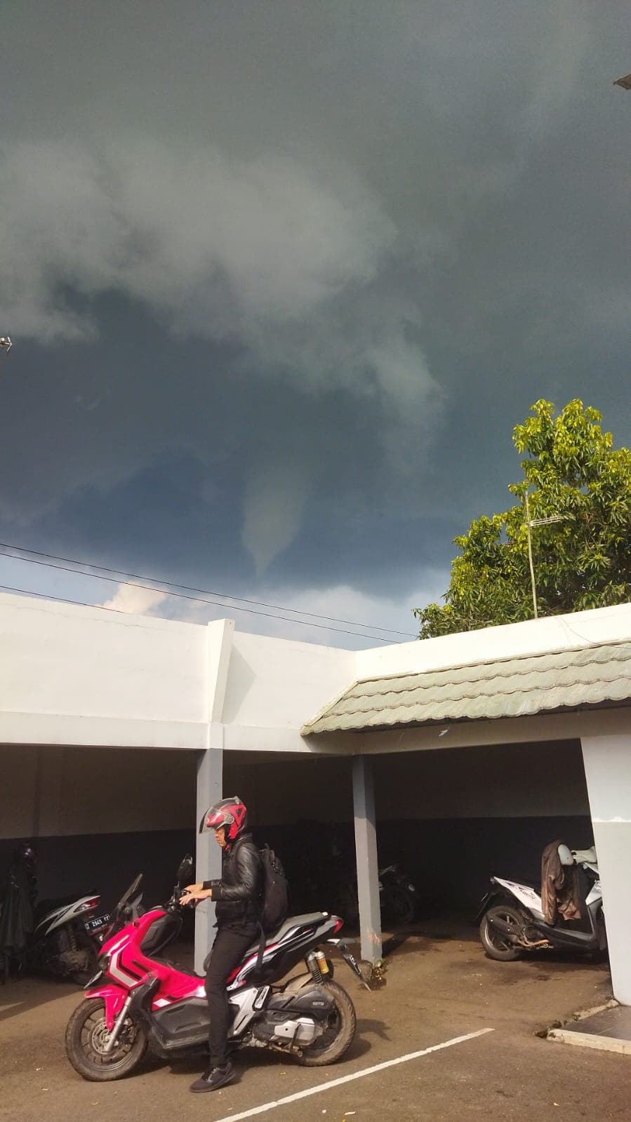 Fenomena di Rancaekek Bukan Puting Beliung Melainkan Tornado, Apa Bedanya?