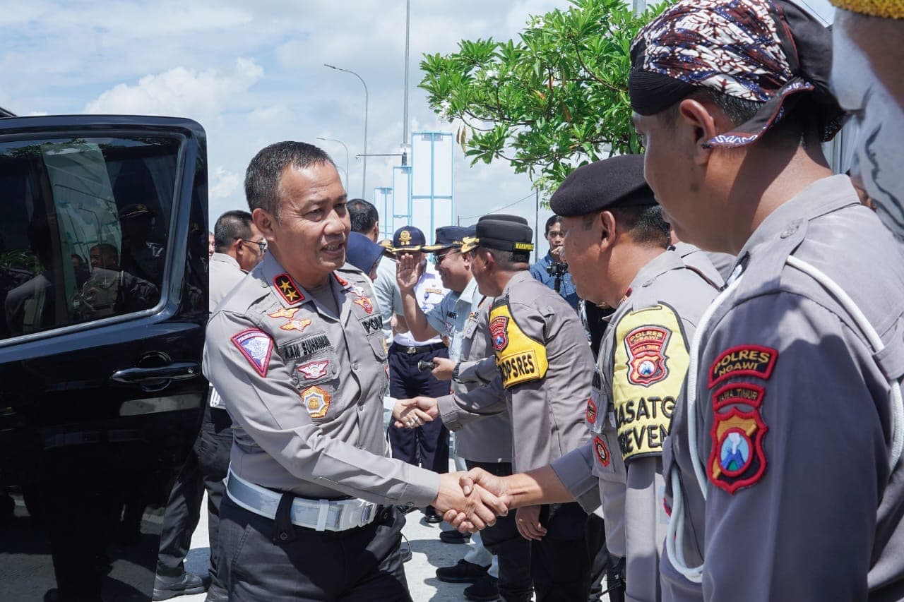 Cek Kesiapan Ops Ketupat 2024 Hari Kedua, Kakorlantas Polri Aan Suhanan Tinjau Tol Semarang-Surabaya
