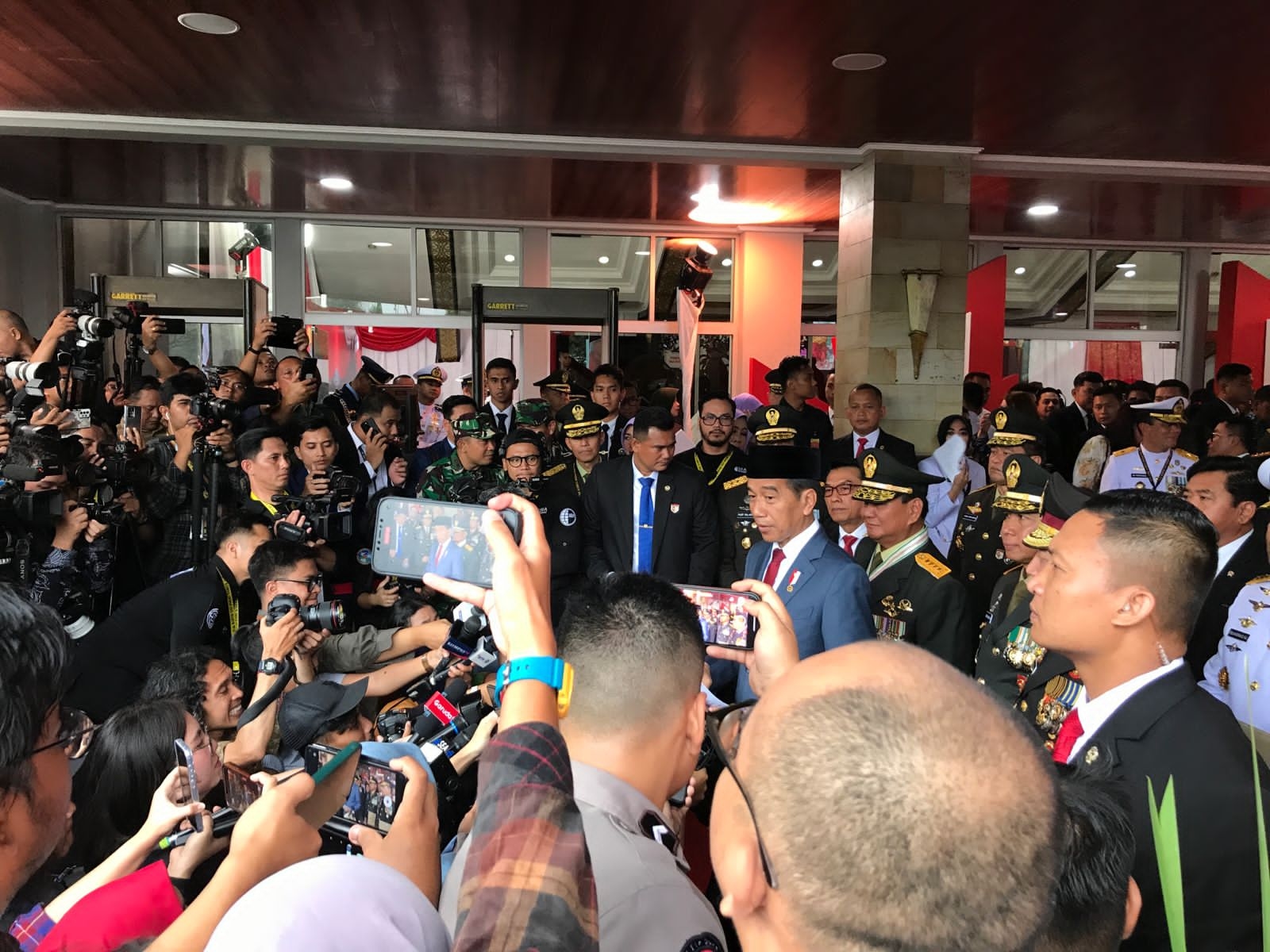 Jokowi Tegaskan Program Makan Siang Tak Dibahas Spesifik dalam Sidang Kabinet