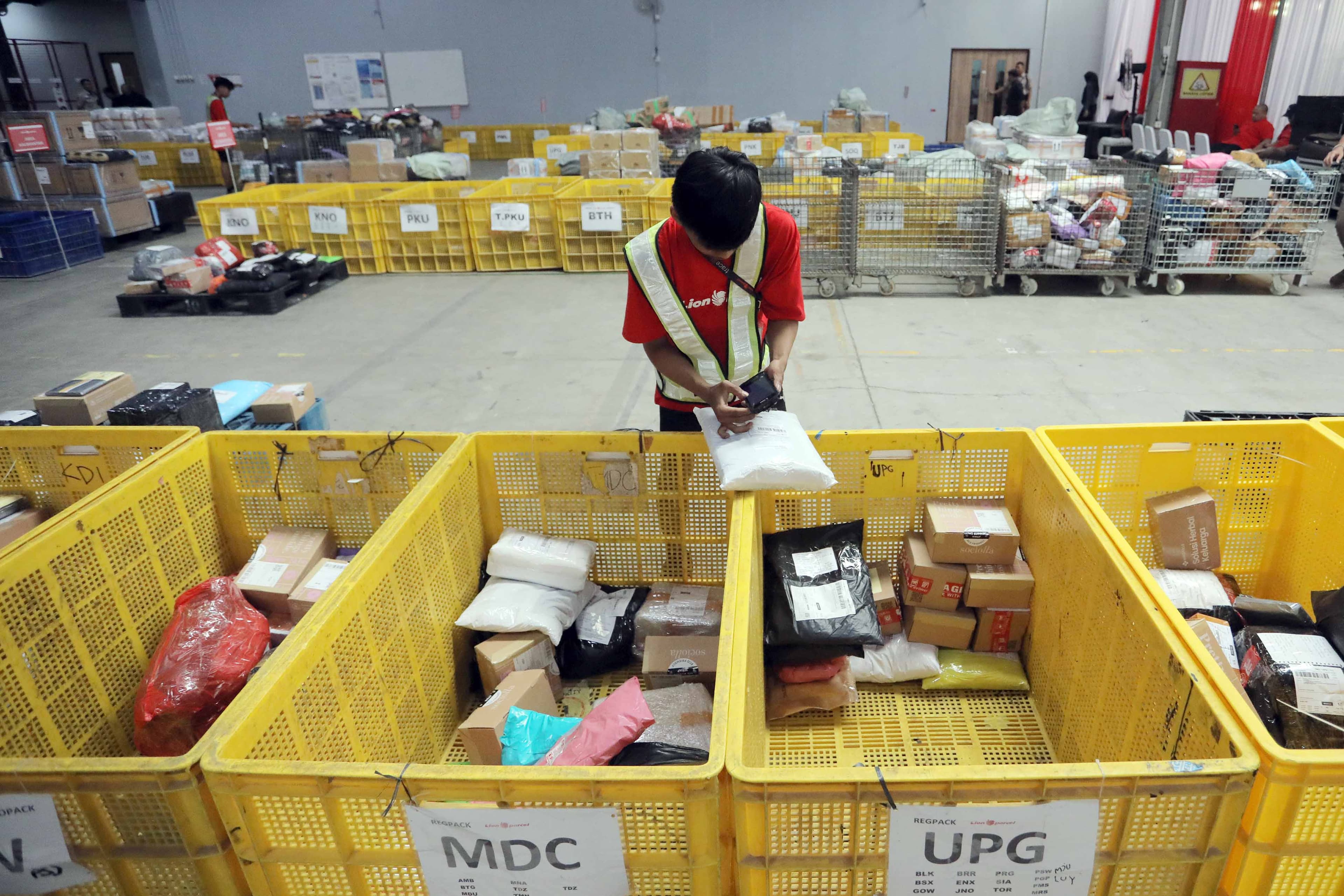 Mengapa dalam Perusahaan yang Sehat Arus Aktivitas Pendanaan Dapat Negatif Dapat Juga Positif?