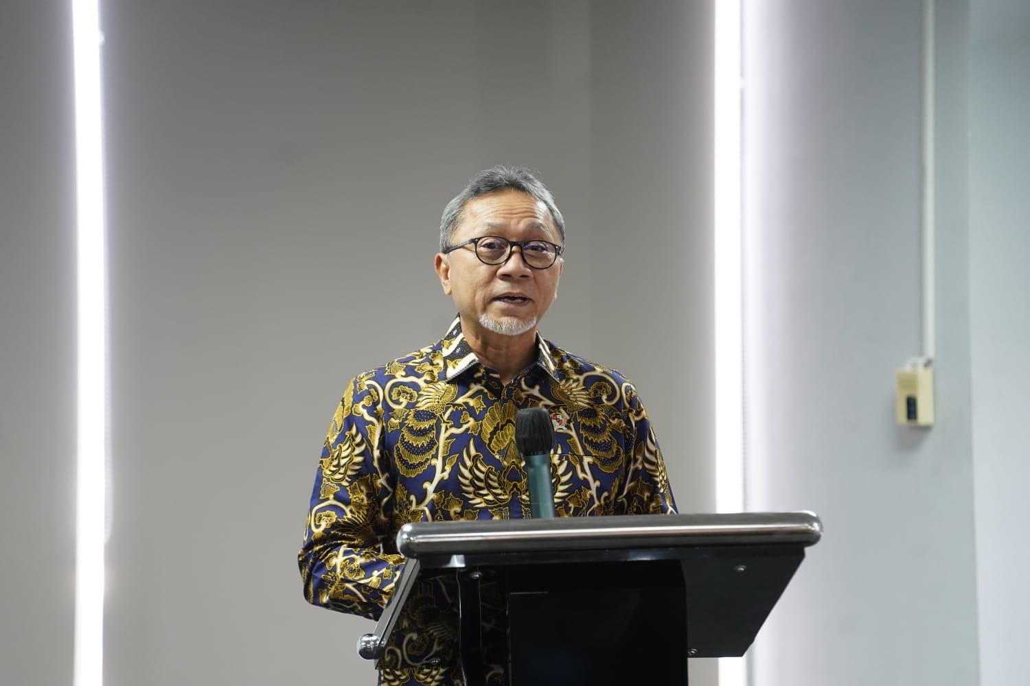 Menko Zulhas Ingin Distribusi Pupuk hingga LPG Bisa Lewat Kopdes Merah Putih