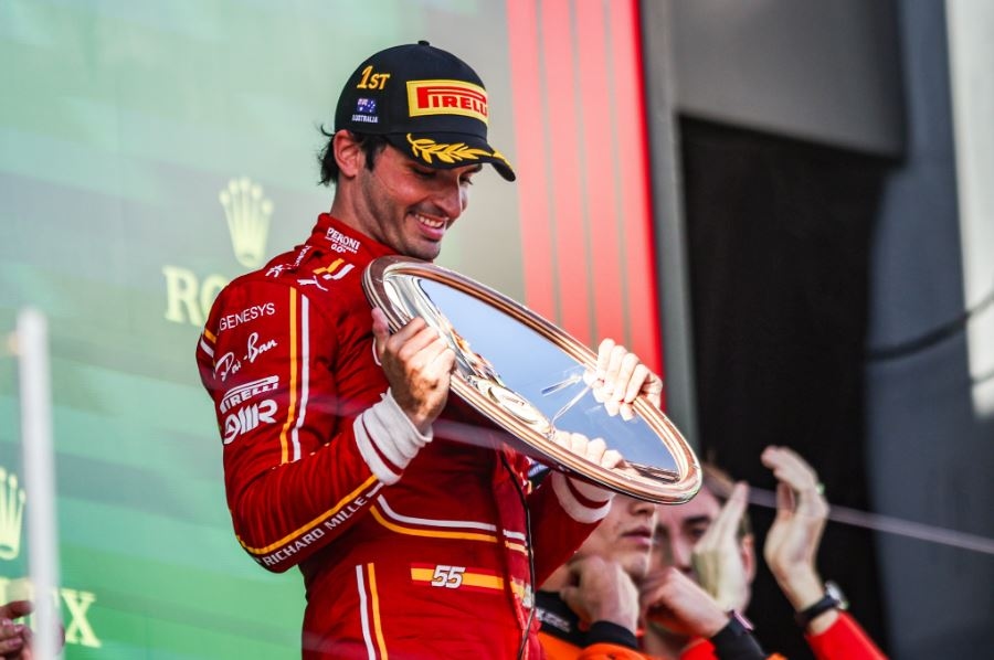 F1 GP Australia: Carlos Sainz Juara dengan Dominasi Ferrari, Max Verstappen Gagal Finish