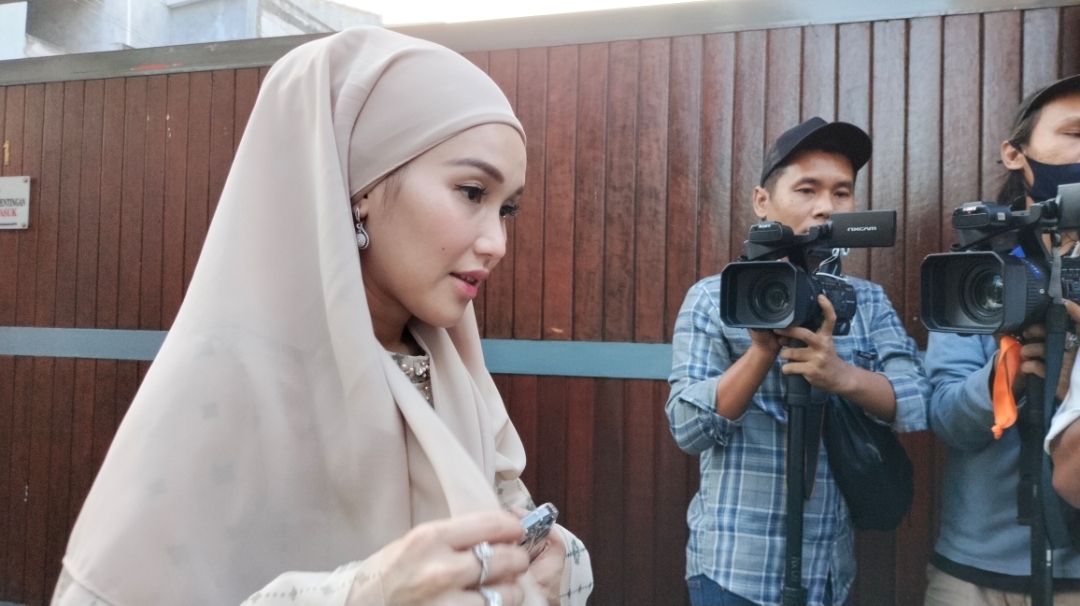 40 Hari Kepergian Keponakan, Ayu Ting Ting Tulis Maaf