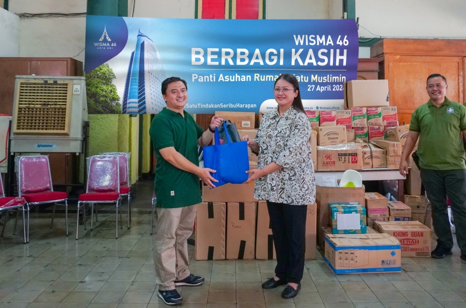 Berbagi Kebahagiaan: Keluarga besar Wisma 46 Berpartisipasi dalam Program Donasi Panti Asuhan