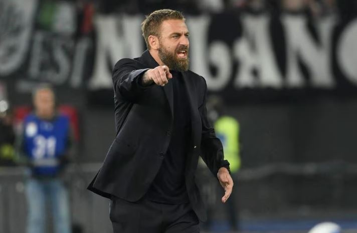Resmi! AS Roma Perpanjang Kontrak Pelatih Danielle De Rossi Hingga 2027
