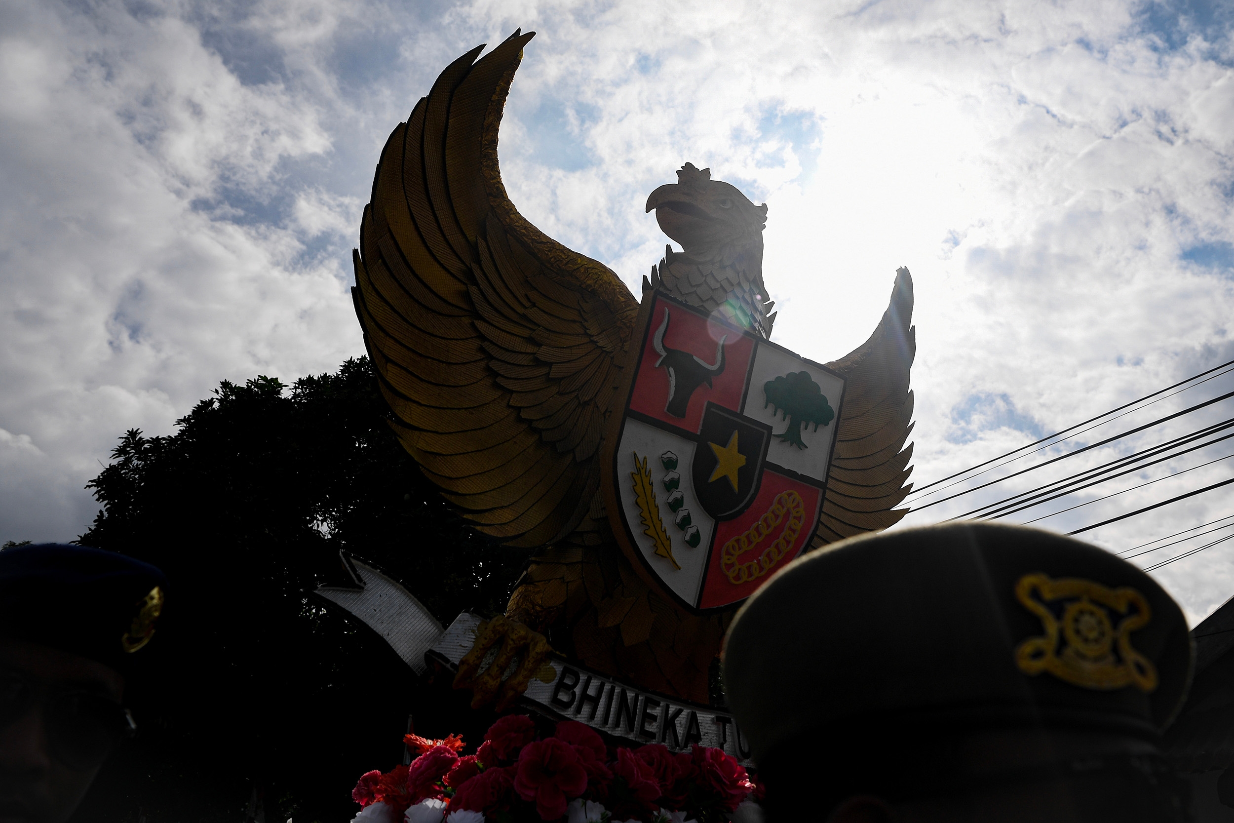 Pembentukan Peraturan Perundang-Undangan Menyatakan Pancasila Merupakan Sumber Segala Sumber Hukum Negara Tertuang dalam Pasal?