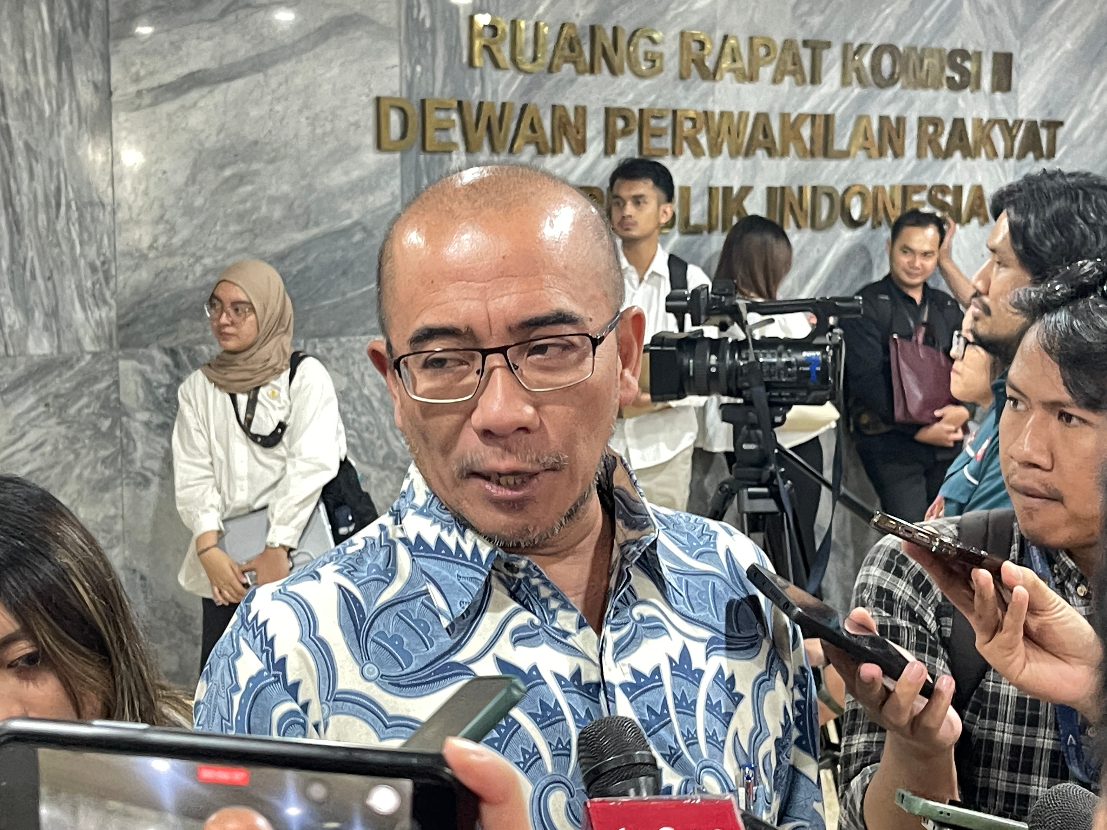 Kirim Emoji Peluk Cium Bukti Kelakuan Nakal Ketua KPU