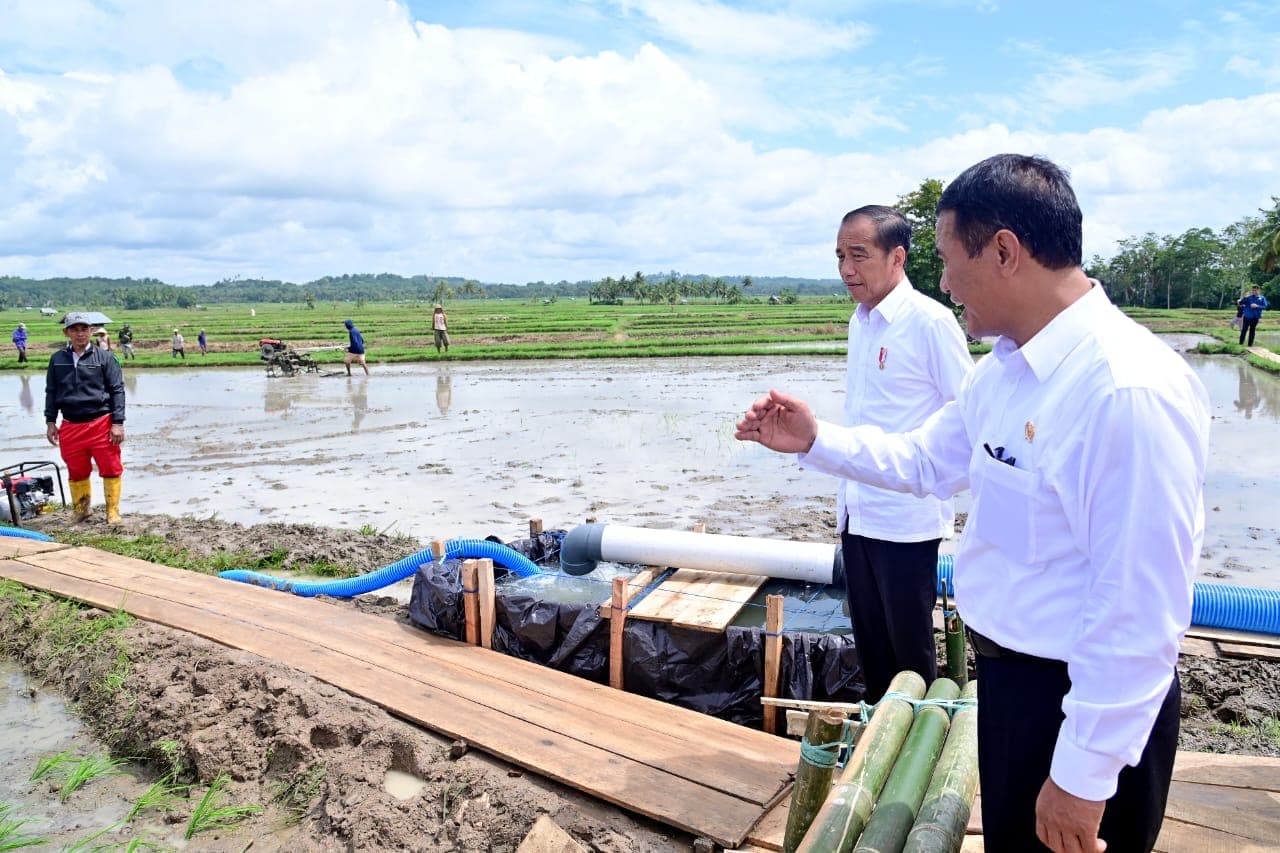 Presiden Jokowi Tinjau Pompanisasi di Bone, Petani Bersyukur Terhindar Kekeringan