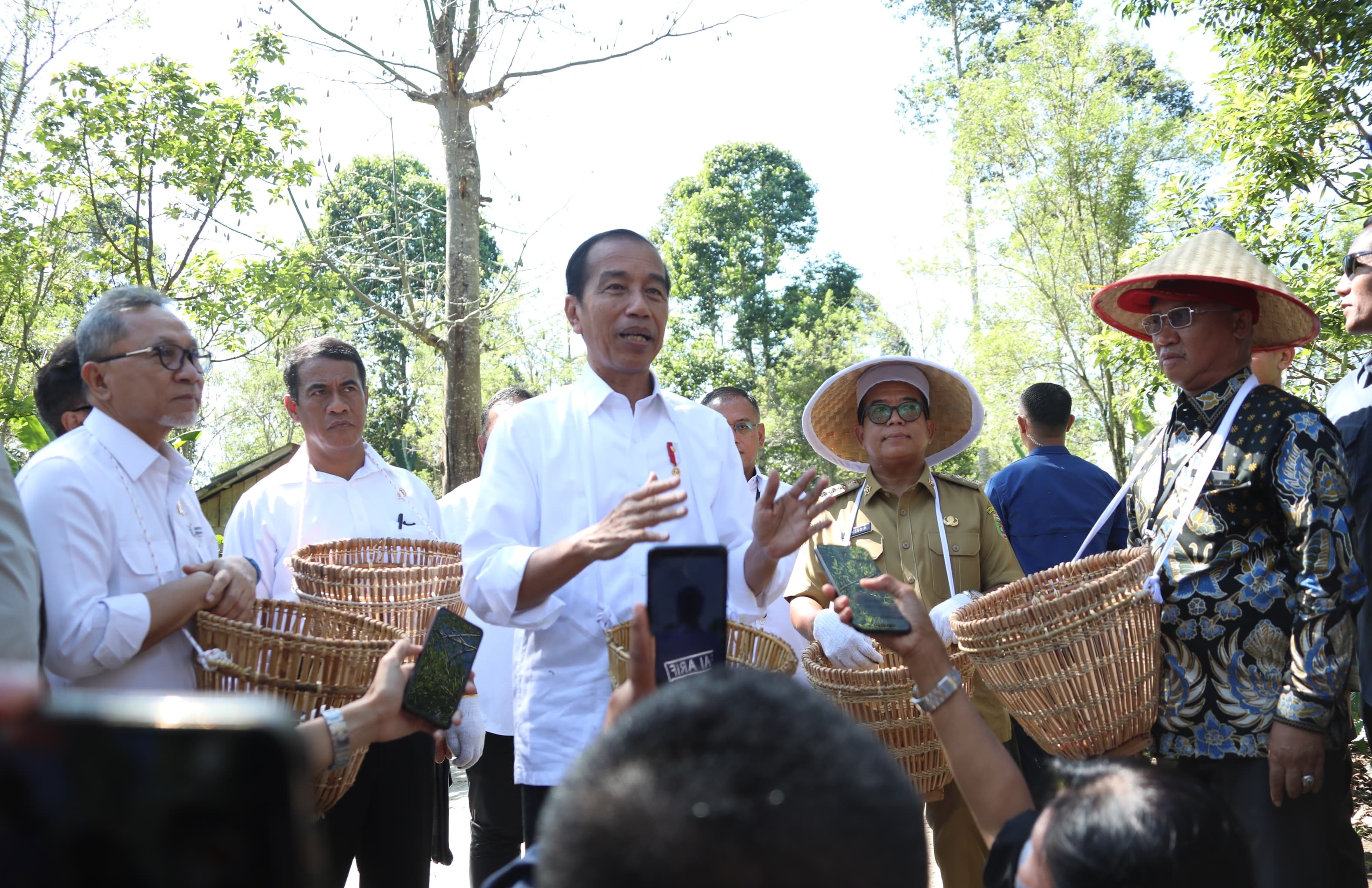 Jokowi Tetapkan Tanggal 15 Januari sebagai Hari Desa
