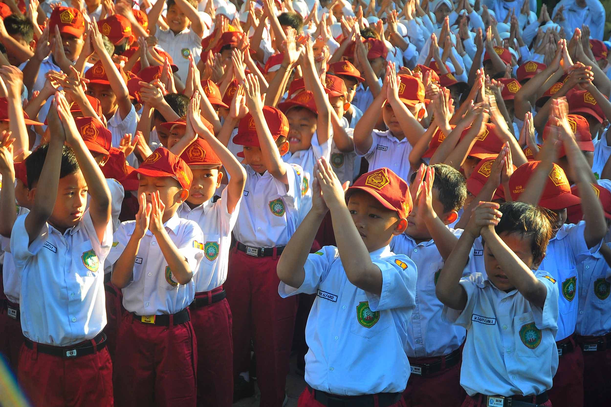 Tahun Ajaran Baru Dimulai, Pemerintah Dorong Gerakan Ayah Mengantar Anak ke Sekolah