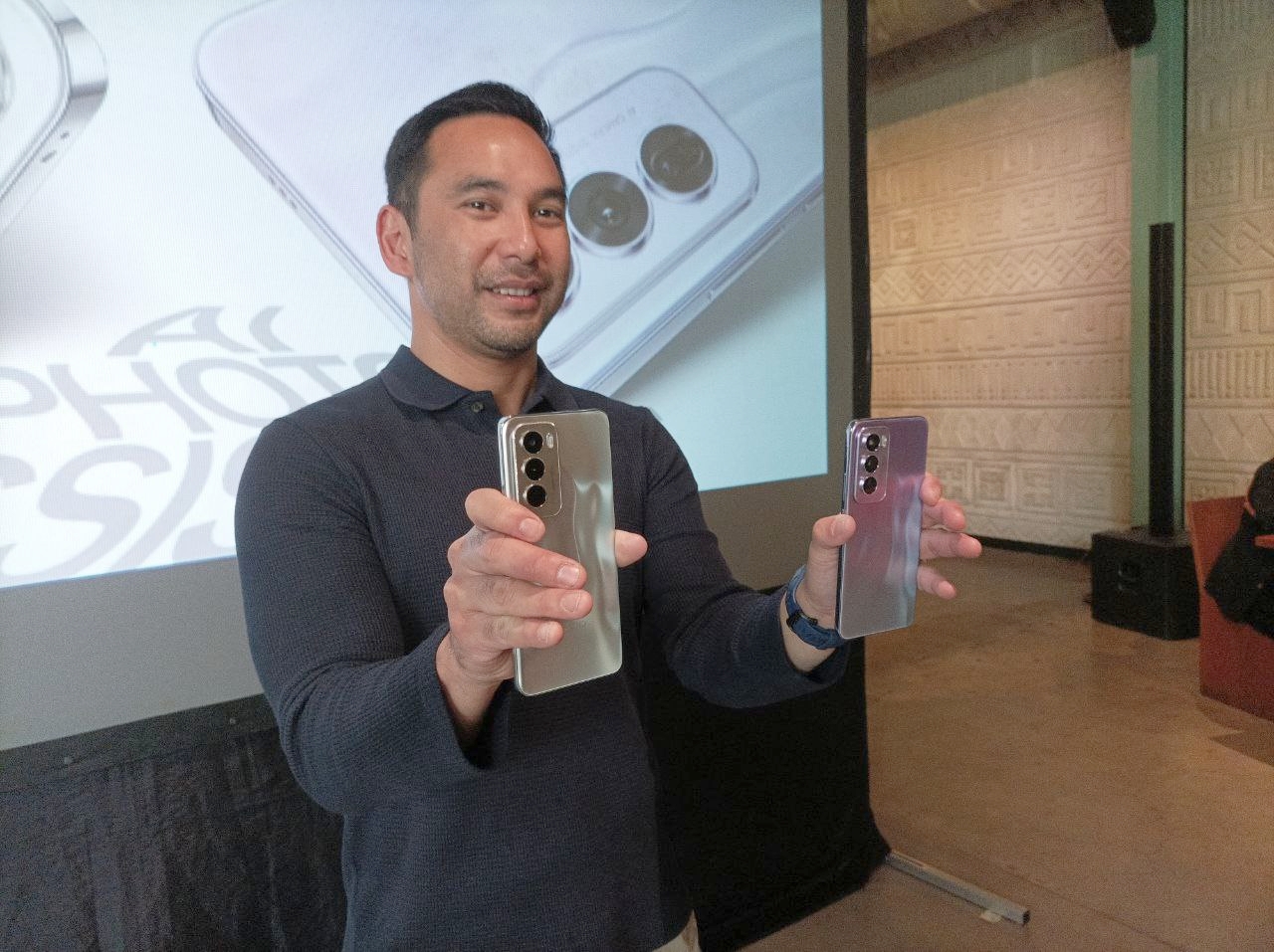 Pengguna Oppo Reno12 Series Bisa Telepon Tanpa Pulsa dan Data