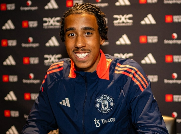 MU Resmi Kontrak Leny Yoro Lima Musim, Mason Greenwood Dilepas Permanen ke Marseille