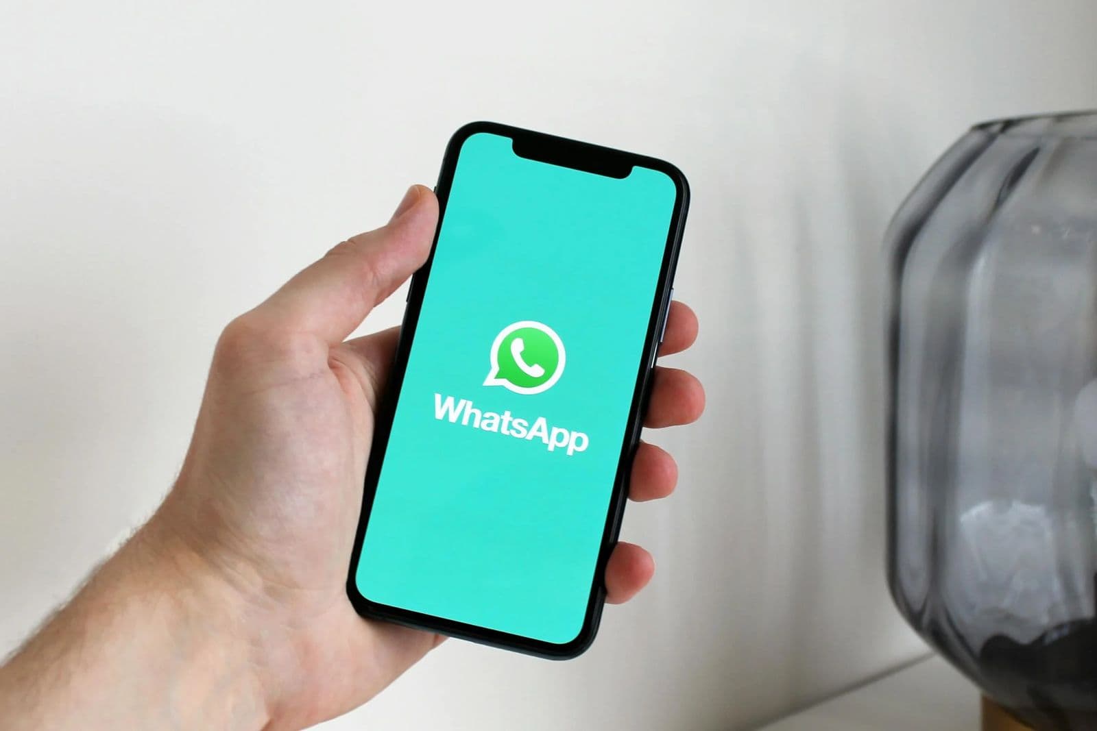 Cara Hapus Gambar dan Video di Channel WhatsApp untuk Menghemat Memori