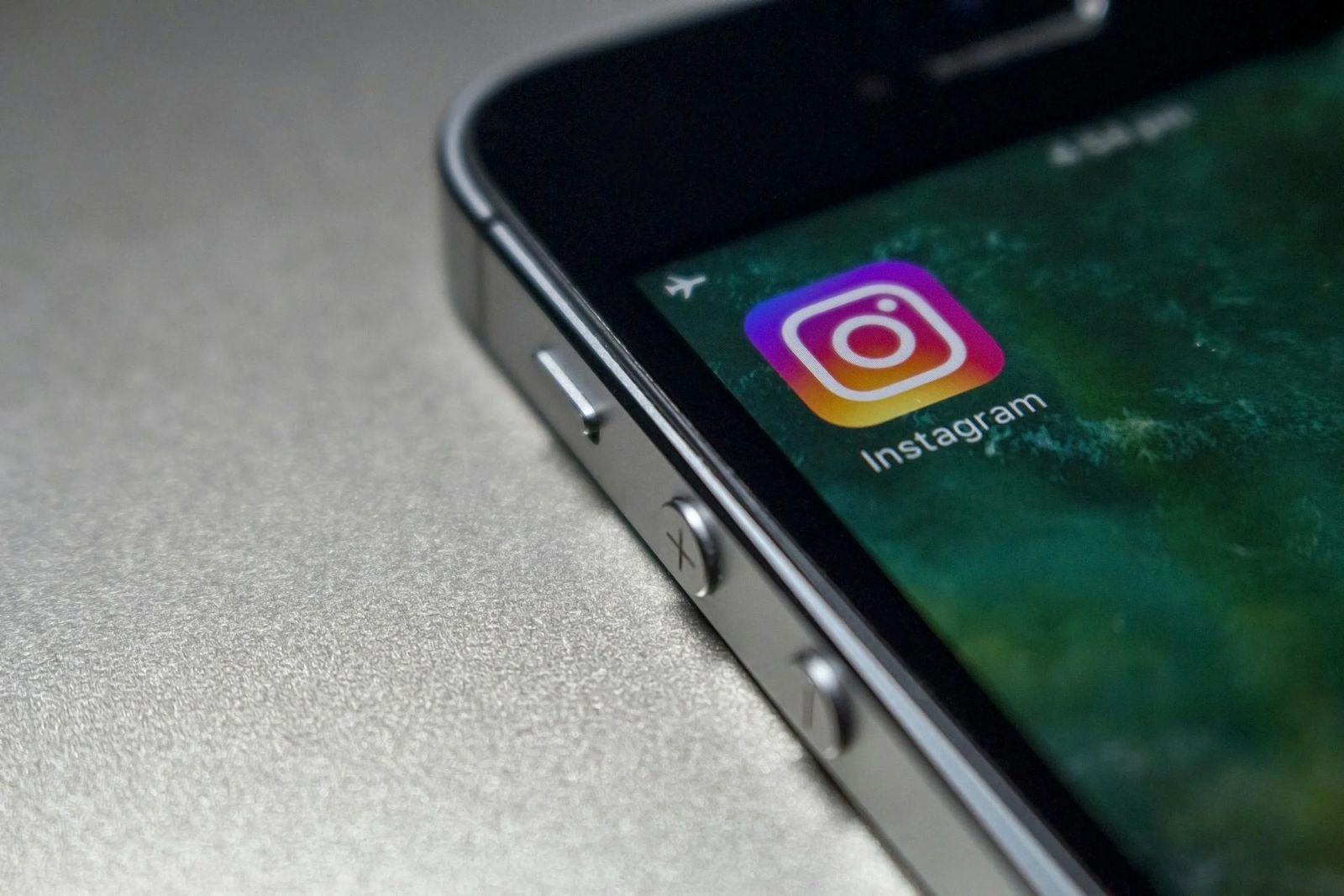 Pengguna Instagram Kini Bisa Tambahkan Catatan ke Reel dan Postingan