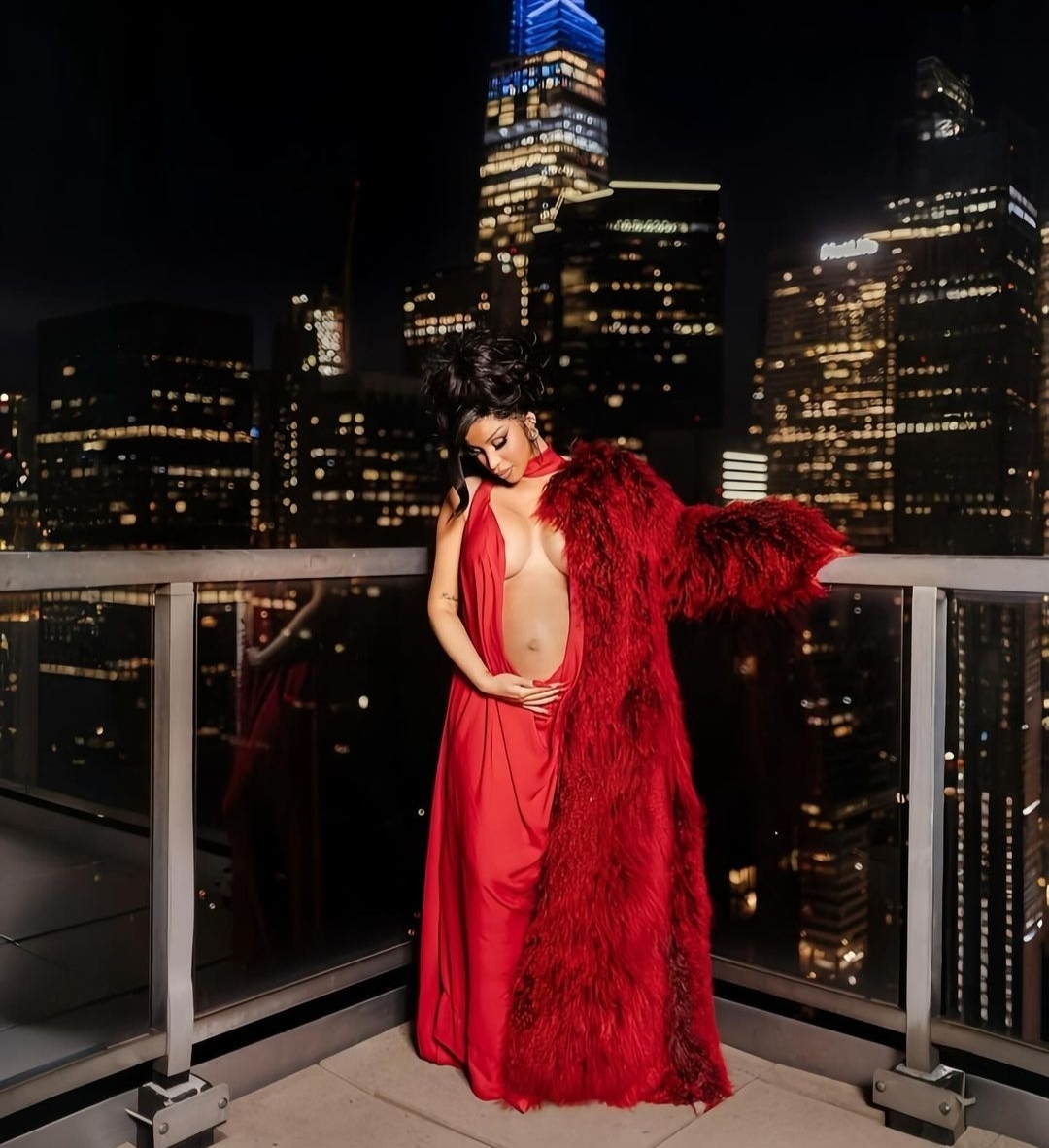 Cardi B Hamil Anak Ketiga Usai Ajukan Gugatan Cerai ke Offset