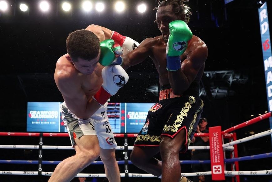 Terence Crawford Juara di 4 Kelas Berbeda Usai Taklukkan Madrimov, Selanjutnya Bidik Alvarez