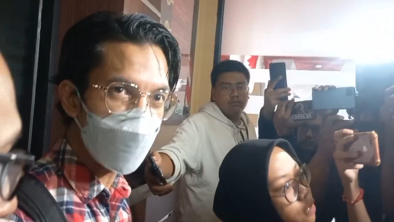 Tahu Anak-anak Sekolah Naik Angkot, Edward Akbar: Saya Juga Pakai Sepeda