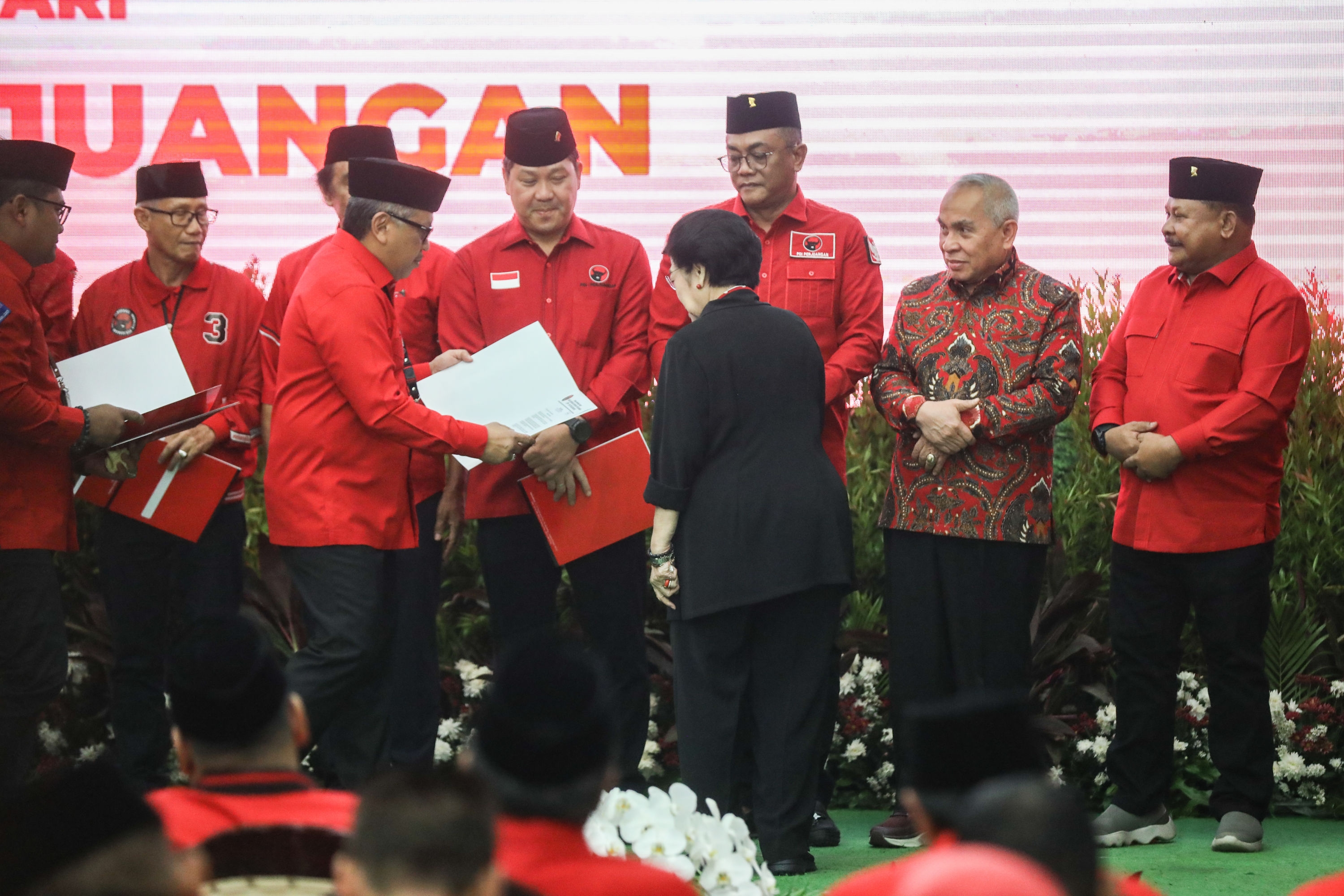 Pengamat: Ada Upaya Pisahkan Hasto dari PDIP