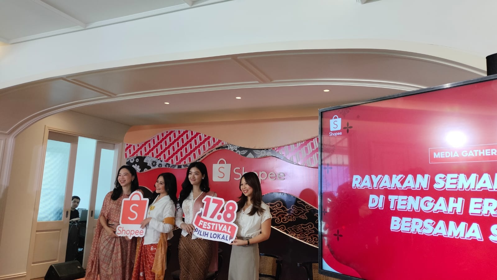 Sambut Kemerdekaan, Shopee Kampanye Semangat Lokal, Prilly: Cintai Kearifan Budaya