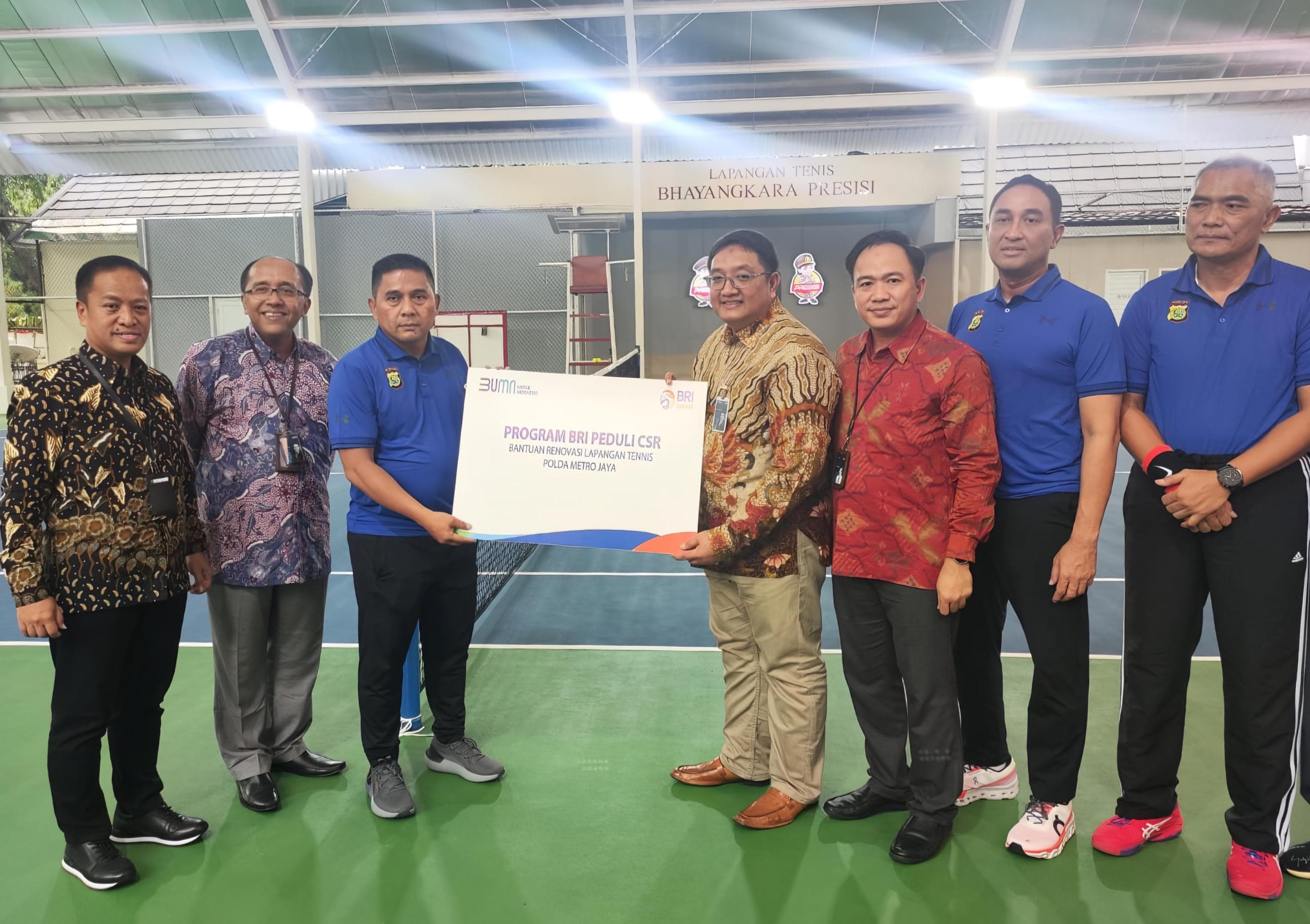 BRI Kanwil Jakarta 2 Serahkan CSR ke Polda Metro Jaya