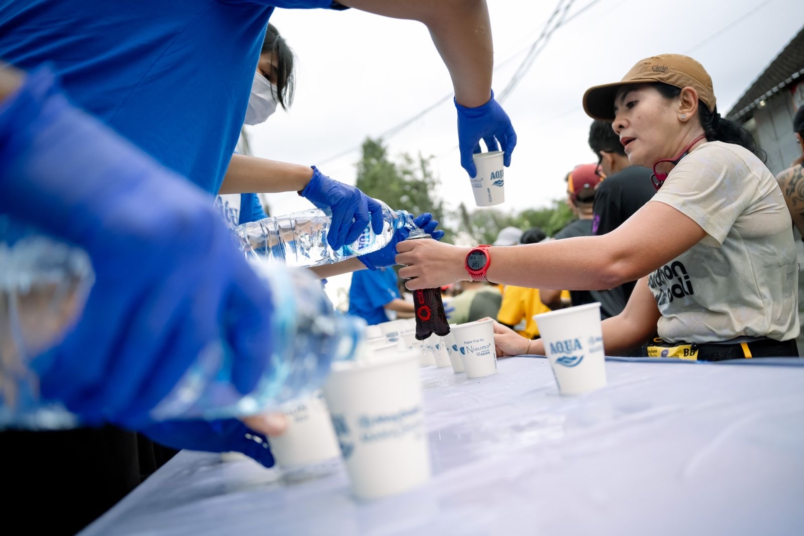 Aqua Dukung Gaya Hidup Sehat Sambil Lestarikan Alam Melalui Maybank Marathon 2024