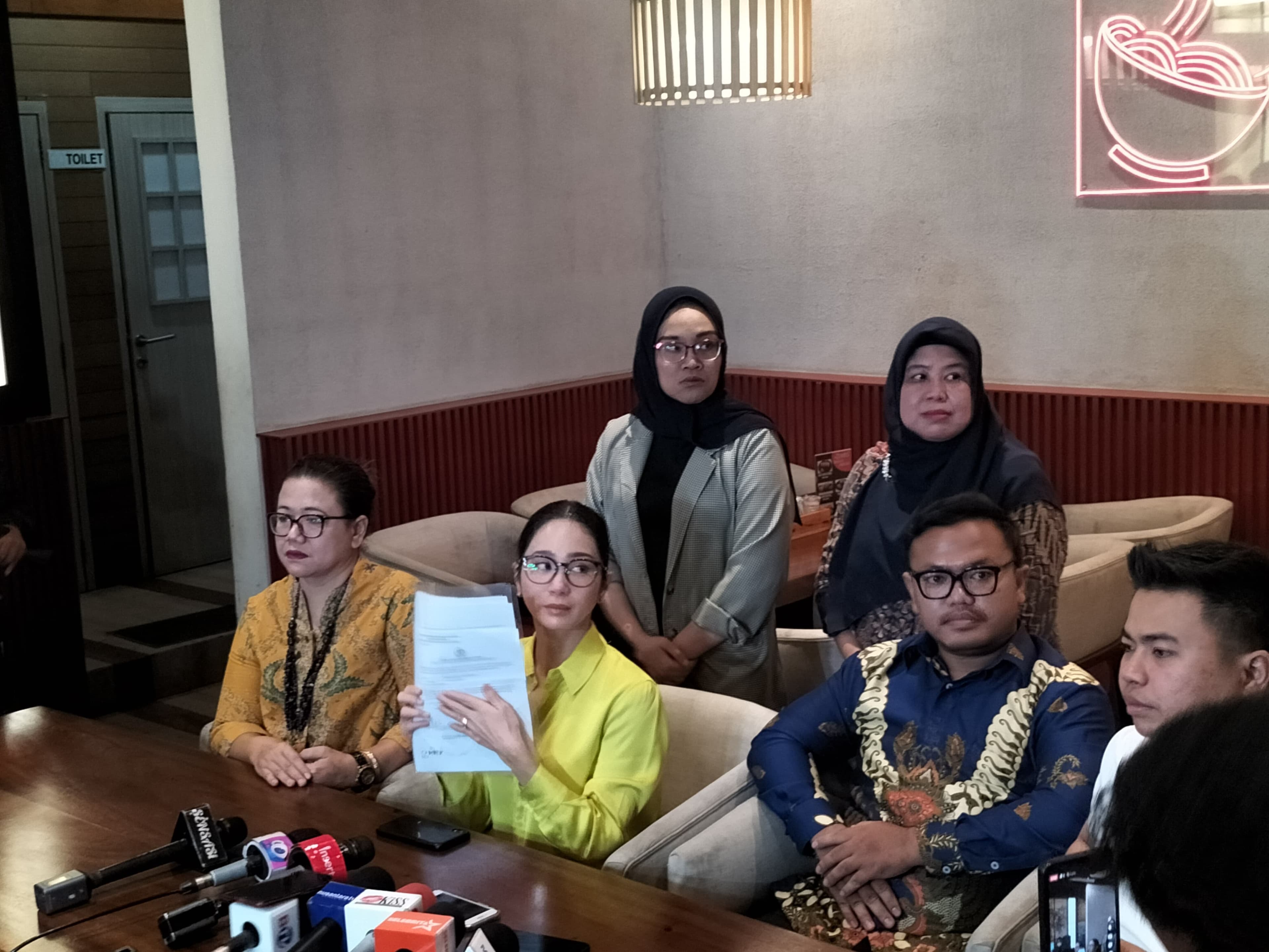 Bunga Zainal: Saya Disuruh Berbohong untuk Pengaruhi Suami