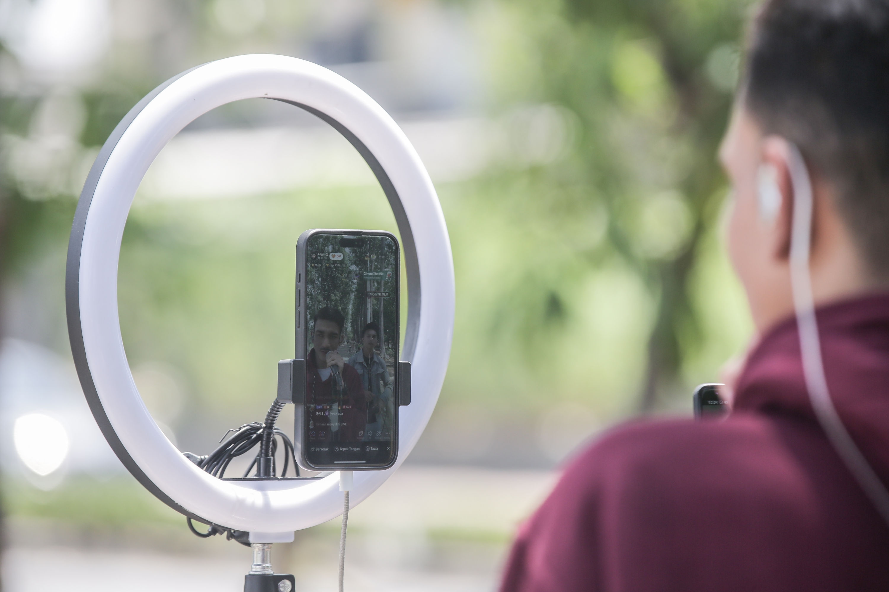 Marak Konten Kasar dan Hoaks di Live Streaming, DPR Soroti Lemahnya Pengawasan Pemerintah