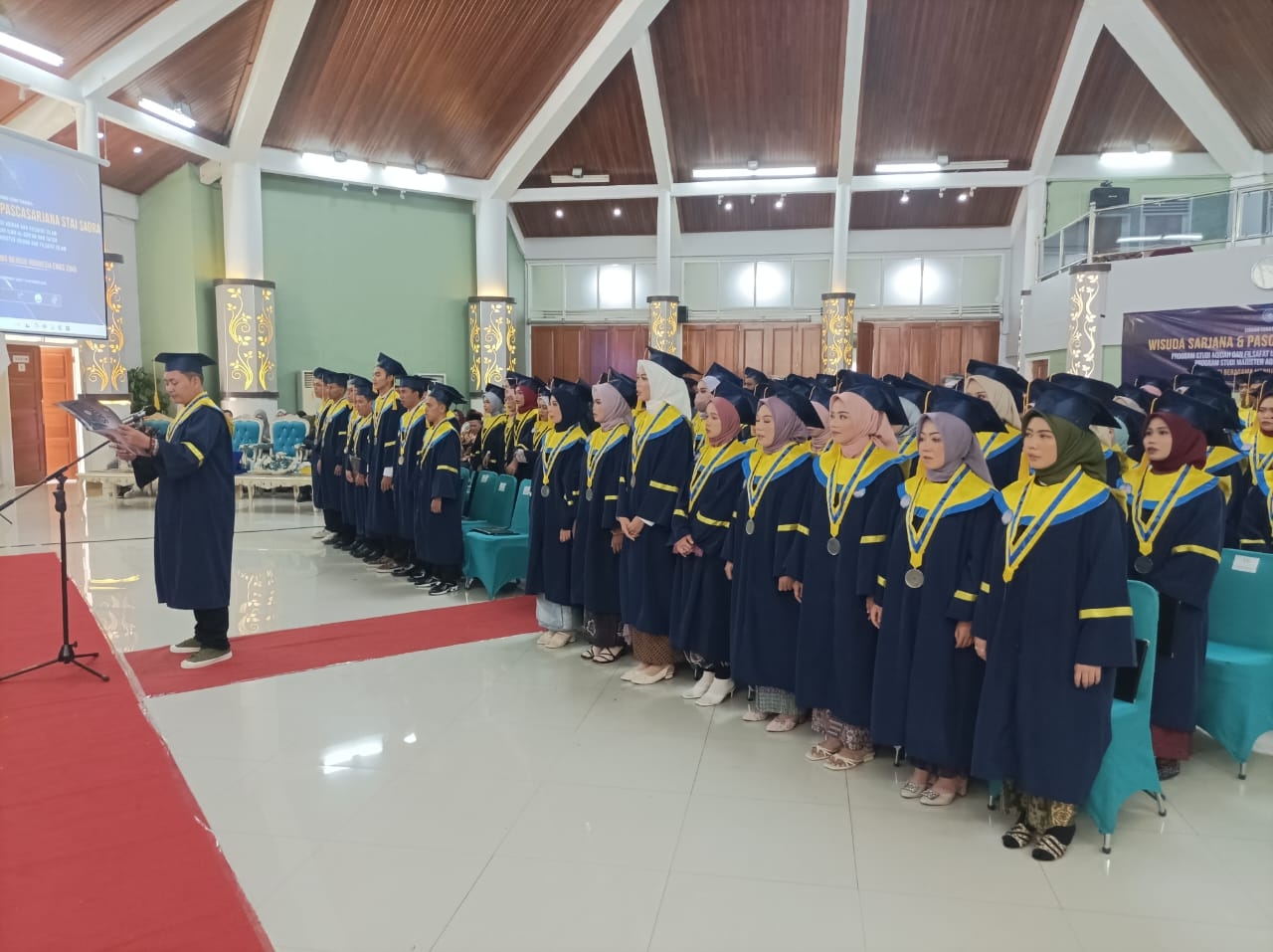 Wisuda 138 Mahasiswa, STAI Sadra Jakarta Apresiasi Sejumlah Mahasiswa Berprestasi