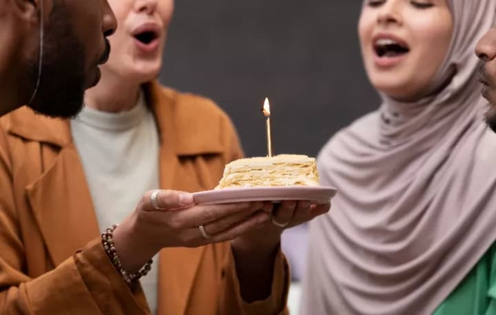 Hukum Merayakan Ulang Tahun dengan Tiup Lilin menurut Islam